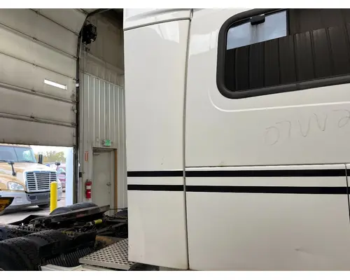 Volvo VNL Sleeper Fairing