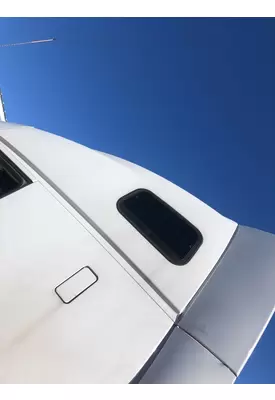 Volvo VNL Sleeper Window