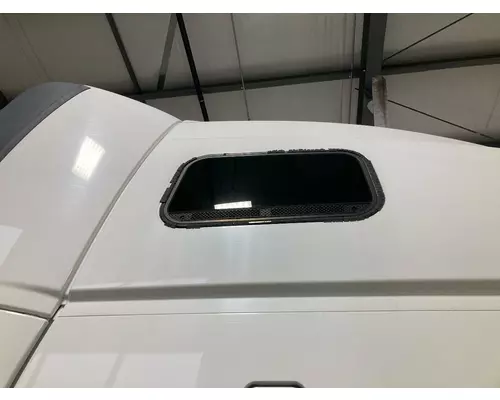 Volvo VNL Sleeper Window