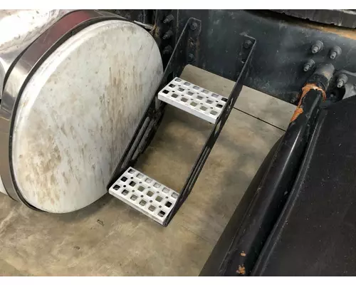 Volvo VNL Step (Fuel Tank, Fairing)