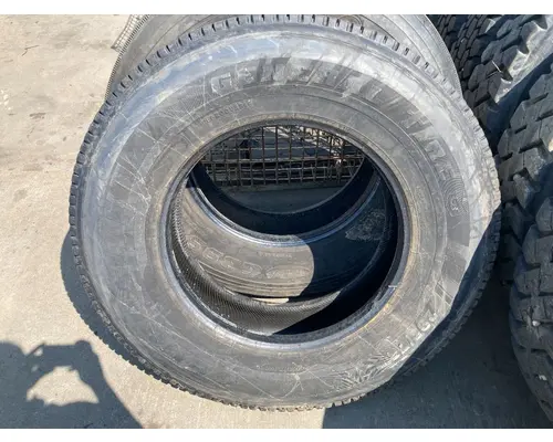 Volvo VNL Tires