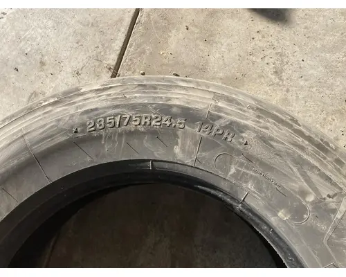 Volvo VNL Tires