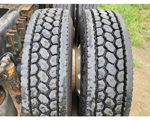 Volvo VNL Tires