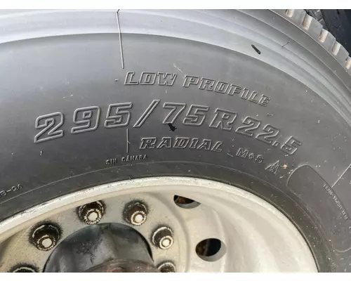 Volvo VNL Tires