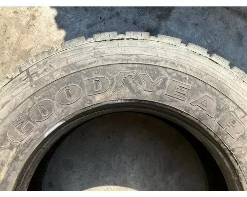 Volvo VNL Tires