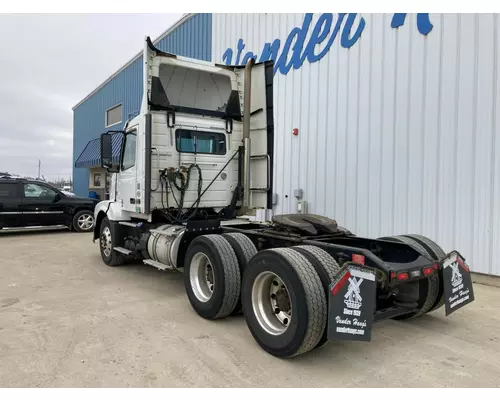 Volvo VNL Truck