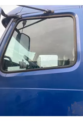 Volvo VNL Windshield Glass