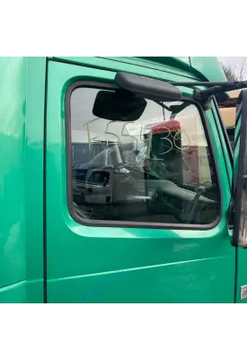 Volvo VNL Windshield Glass