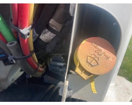 Volvo VNL Windshield Washer Reservoir