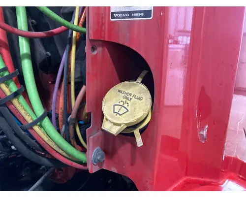 Volvo VNL Windshield Washer Reservoir