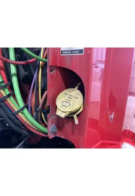Volvo VNL Windshield Washer Reservoir