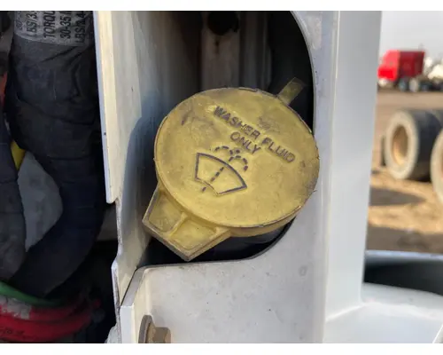 Volvo VNL Windshield Washer Reservoir