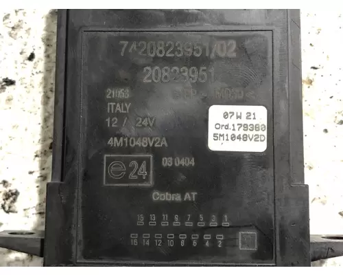 Volvo VNL Wiper Control Module