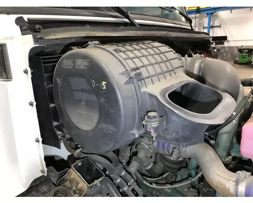 Volvo VNM Air Cleaner