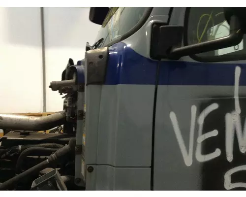 Volvo VNM Cowl