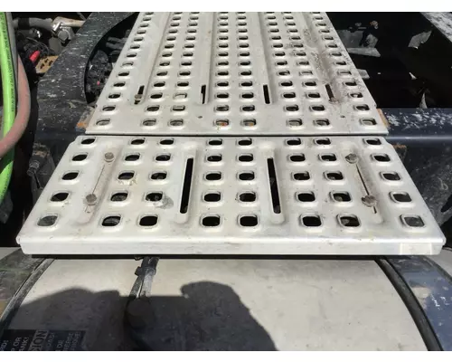 Volvo VNM Deckplate