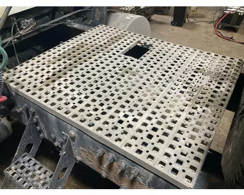 Volvo VNM Deckplate