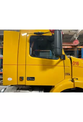 Volvo VNM Door Assembly, Front