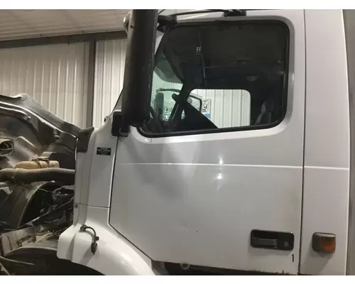 Volvo VNM Door Assembly, Front