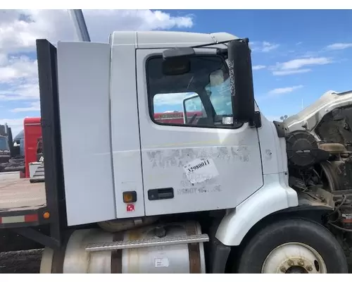 Volvo VNM Door Assembly, Front