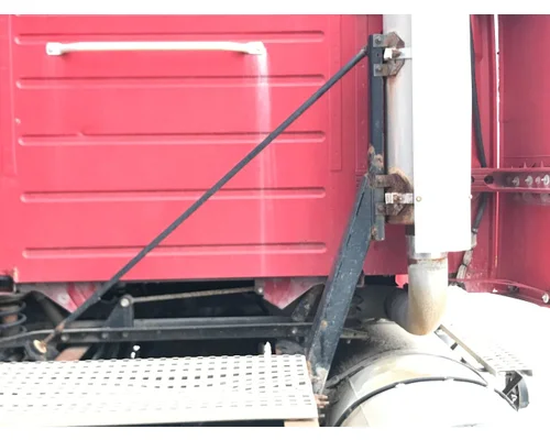 Volvo VNM Exhaust Bracket