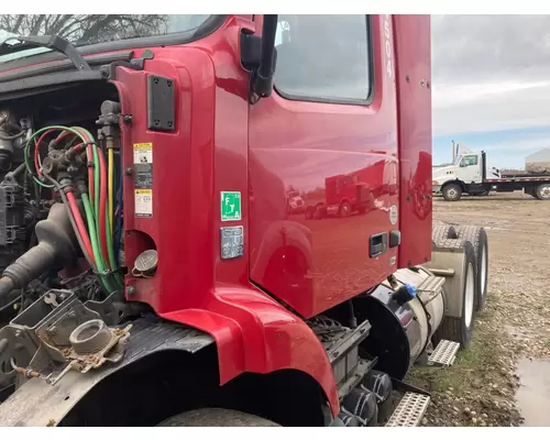 Volvo VNM Fender