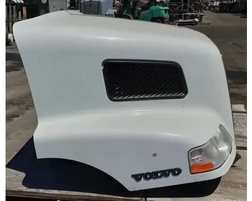 Volvo VNM Hood