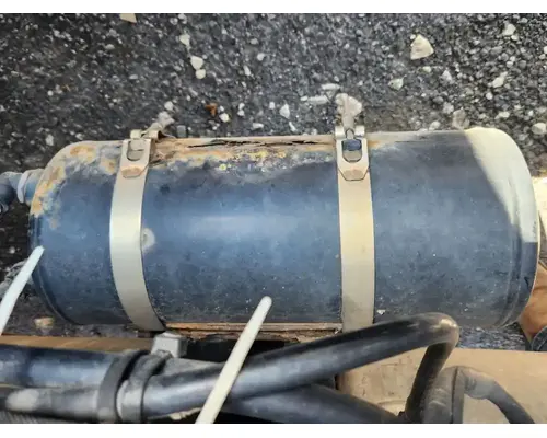 Volvo VNR64T Air Tank