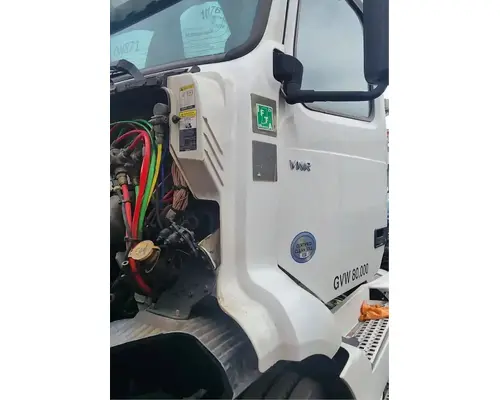 Volvo VNR64T Cowl