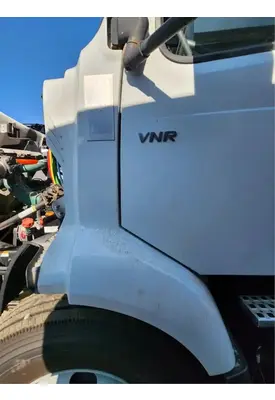 Volvo VNR64T Cowl