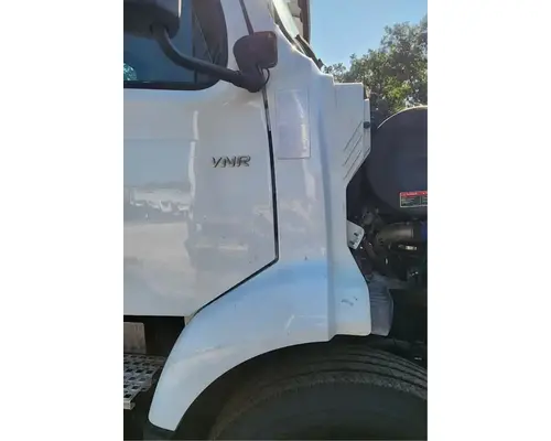 Volvo VNR64T Cowl