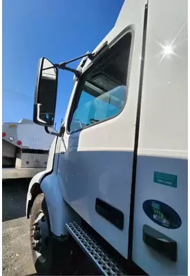 Volvo VNR64T Door Assembly, Front