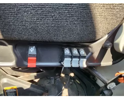 Volvo VNR64T Seat, Front