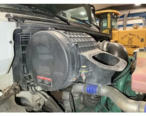 Volvo VNR Air Cleaner