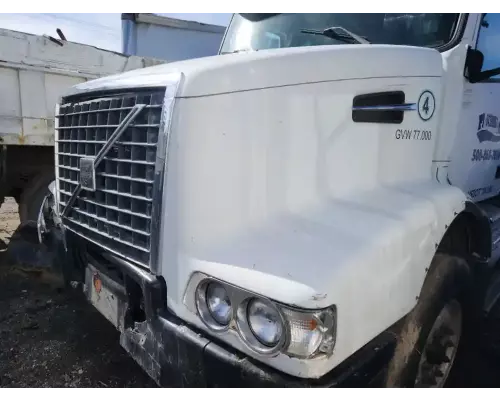 Hood Volvo VHD Complete Recycling