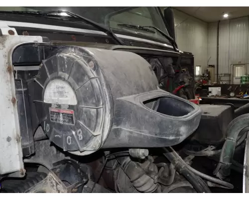 Air Cleaner VOLVO VN LKQ Thompson Motors - Wykoff