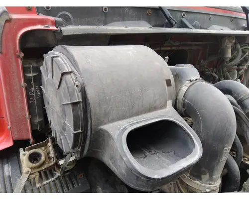 Air Cleaner VOLVO VN LKQ Thompson Motors - Wykoff