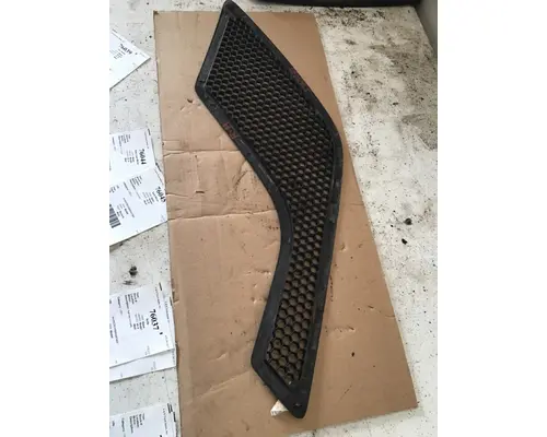 Grille VOLVO VN K &amp; R Truck Sales, Inc.