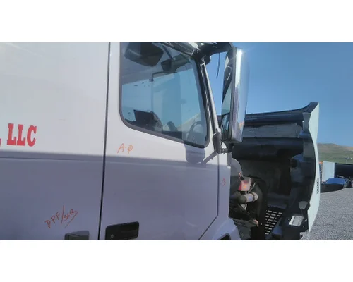 Door Assembly, Front VOLVO VNL 1999-2025 LKQ Heavy Truck - Goodys