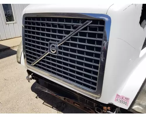 Grille VOLVO VNL 2003-2018 LKQ Geiger Truck Parts