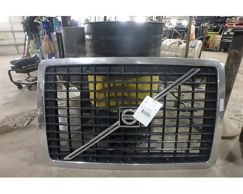 Grille VOLVO VNL 630 Sam's Riverside Truck Parts Inc