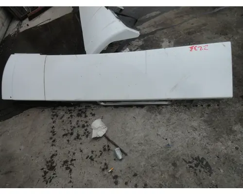 Sleeper Fairing VOLVO VNL 660 Sam's Riverside Truck Parts Inc