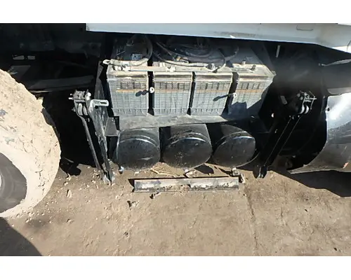 Air Tank VOLVO VNL 670 Sam's Riverside Truck Parts Inc