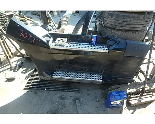 Side Fairing VOLVO VNL 670 Sam's Riverside Truck Parts Inc