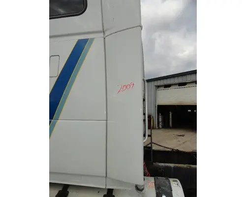 Sleeper Fairing VOLVO VNL 670 Sam's Riverside Truck Parts Inc