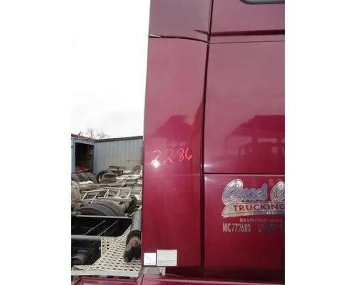 Sleeper Fairing VOLVO VNL 670 Sam's Riverside Truck Parts Inc