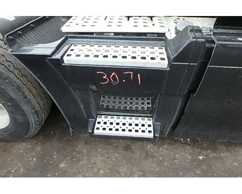 Side Fairing VOLVO VNL 780 Sam's Riverside Truck Parts Inc