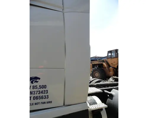 Sleeper Fairing VOLVO VNL 780 Sam's Riverside Truck Parts Inc