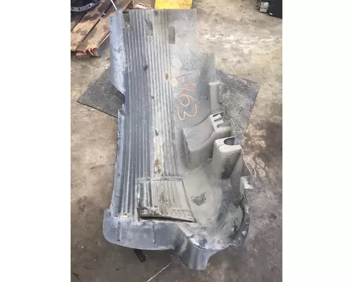 Fender VOLVO VNL64 Payless Truck Parts