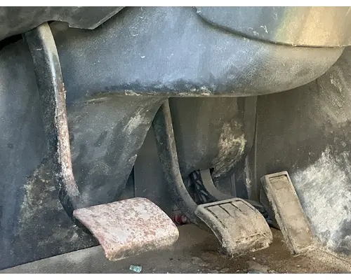 Accelerator Parts VOLVO VNL64T Geco - Fresno